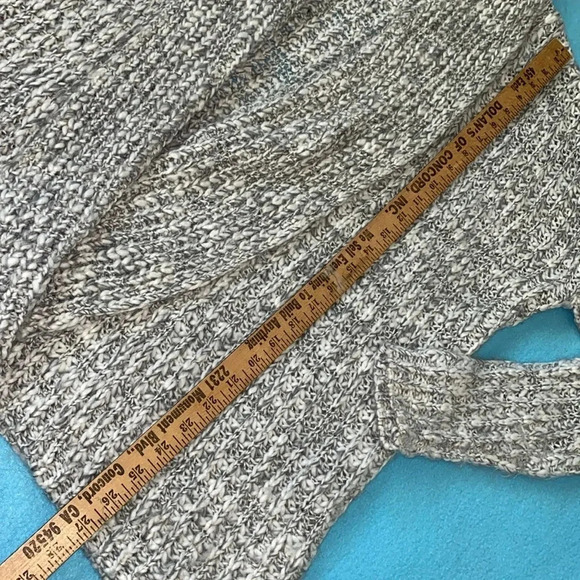 FOREVER 21 chunky knit long sleeve wide collar wrap sweater gray white size S - Picture 8 of 9
